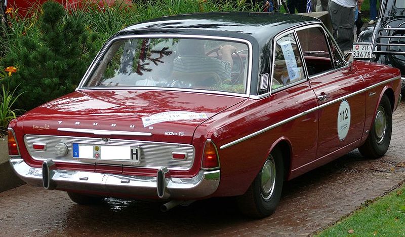 800px-Ford_20M_TS_red_hr.jpg