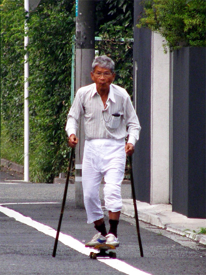 old_man_skateboarding-12700.jpg